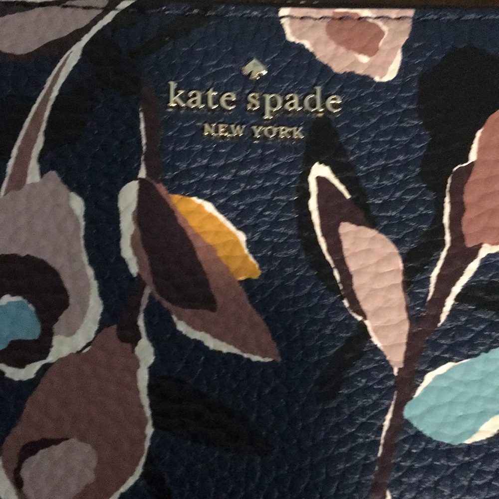 Kate Spade-NEDA Briar Lane Paper Rose Wallet. NWOT - Picture 4 of 4
